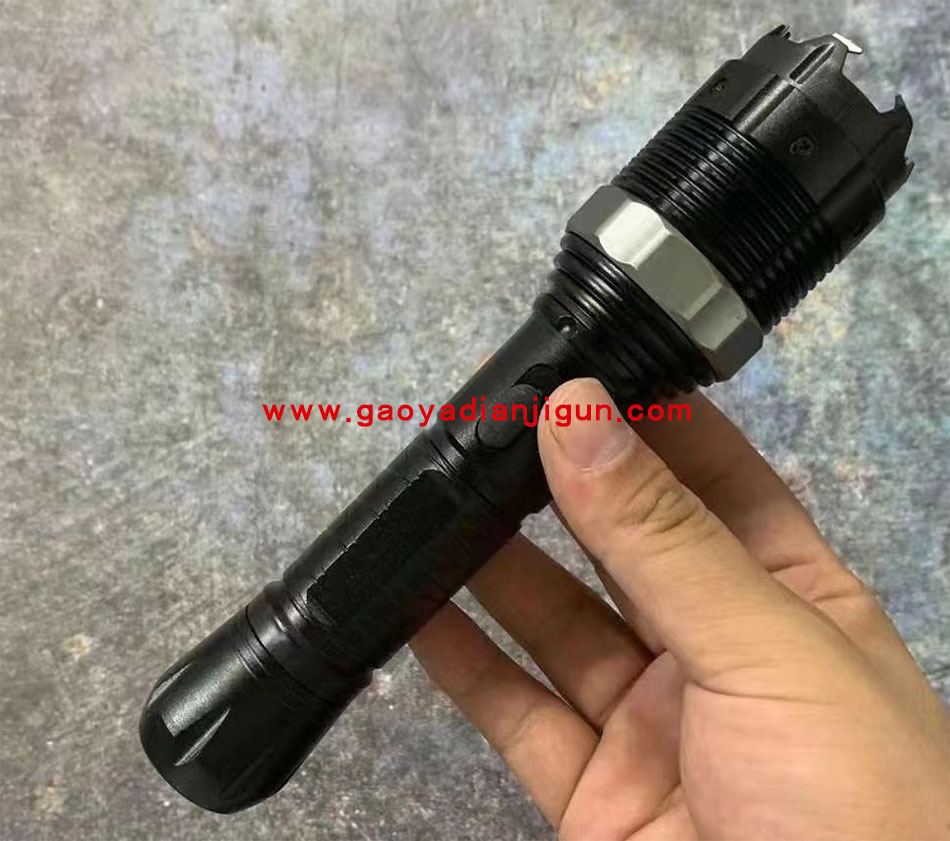 黑鹰8810高压防身电棒